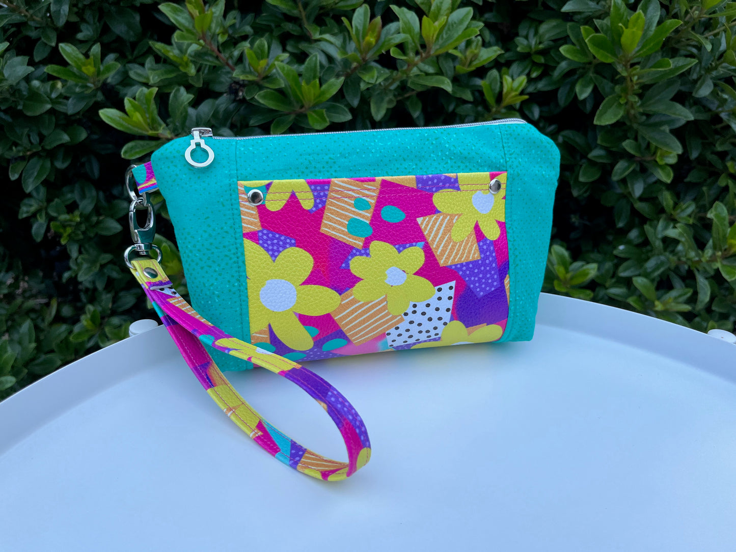 Norfolk Pouch - Daisy Dazzler with green (Wonderland Design Co)