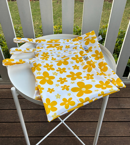 Water-resistant wet bags - Yellow Daisies (Annette Winter)