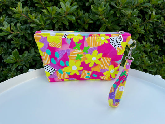 Norfolk Pouch - Daisy Dazzler with pink