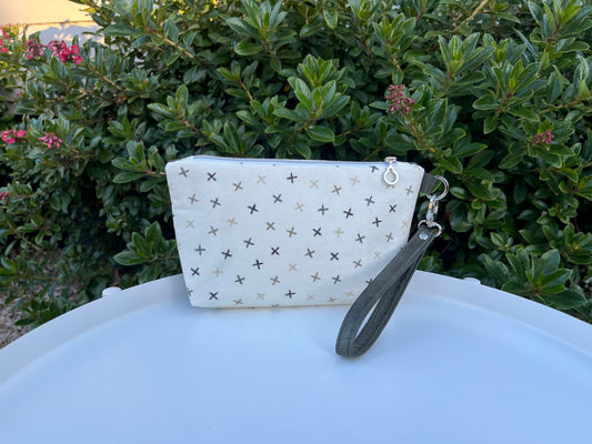 Norfolk Pouch - Grey crosses