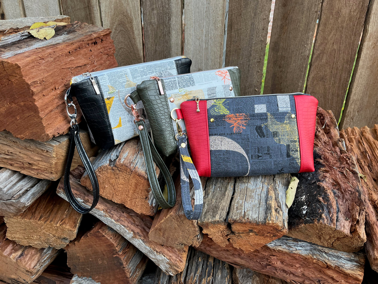 Norfolk Pouch - Filigree Newsprint w/ black