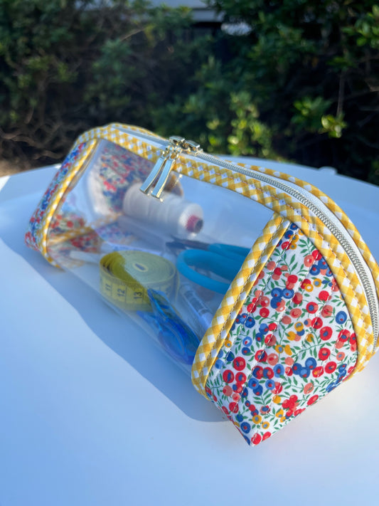 Clearly Trixie pouch - Wiltshire Bud Red (Liberty Tana Lawn)