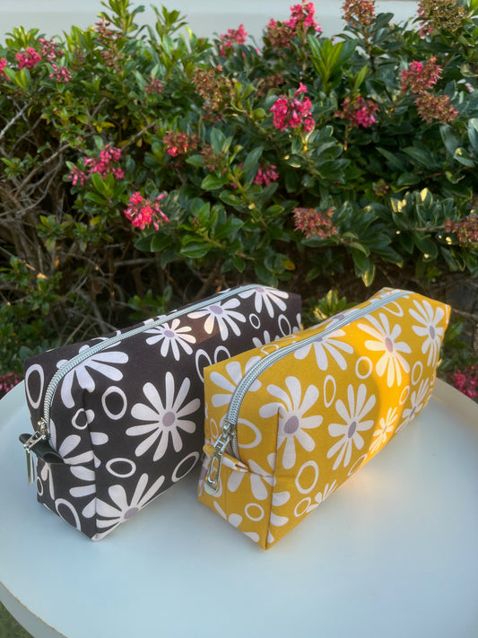 Bilby Pouch - Funky Daisies (Anzela Simcock)