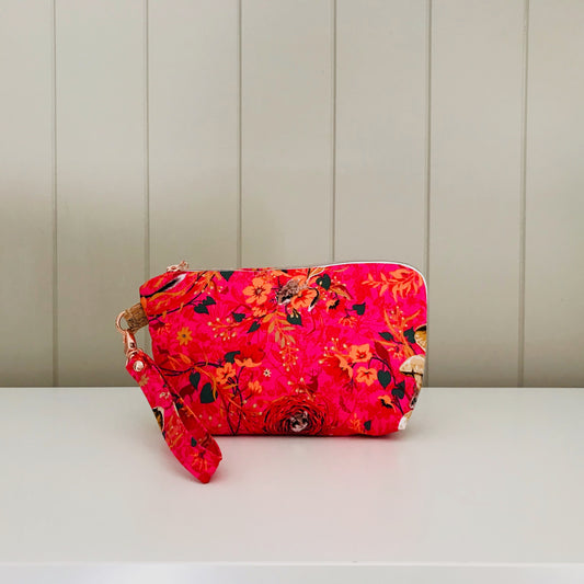 Turnabout Pouch - Hot Pink fabric with mouse by Free Spirit coupled with linen