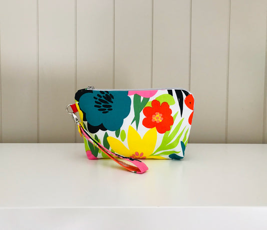 Turnabout Pouch - Bright & colourful flowers