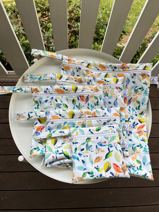 Water-resistant wet bags - Watercolour Scattered Leaves (Eszter's Creations)