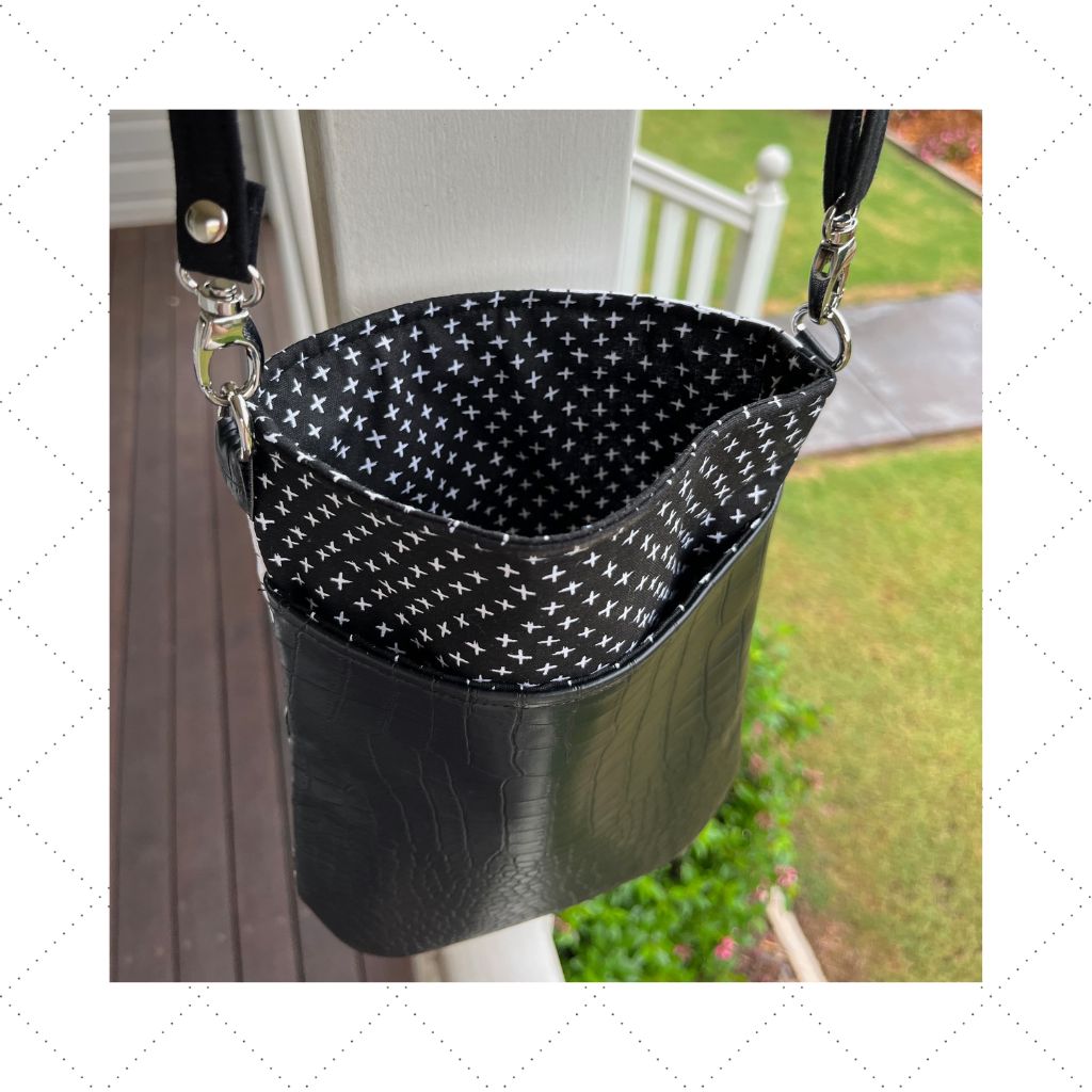 Crossbody Market Mini - Black crosses on White