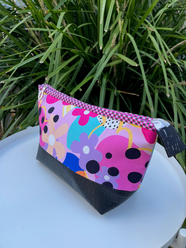 Lola Pouch