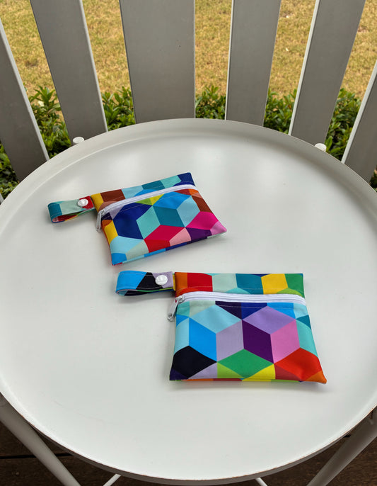 Water-resistant wet bags - Geometric Cubes (Creative Monsoon)