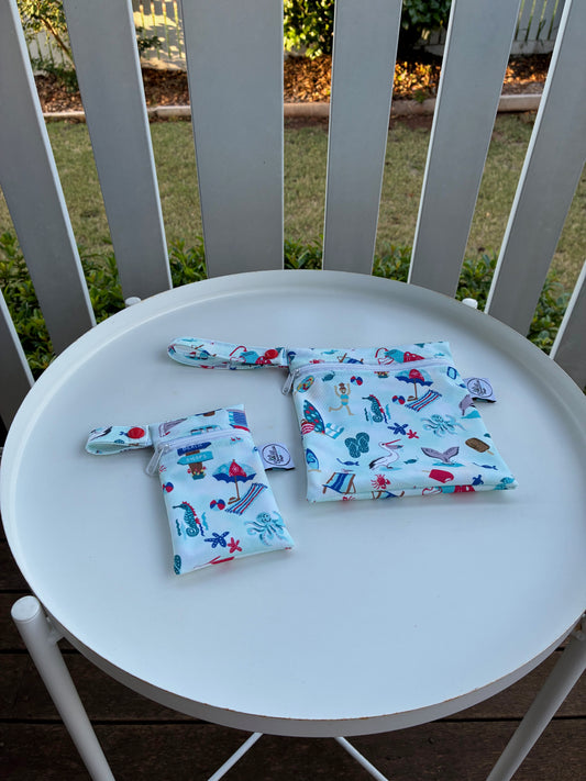 Water-resistant wet bags - A Day at the Beach (Annette Winter)