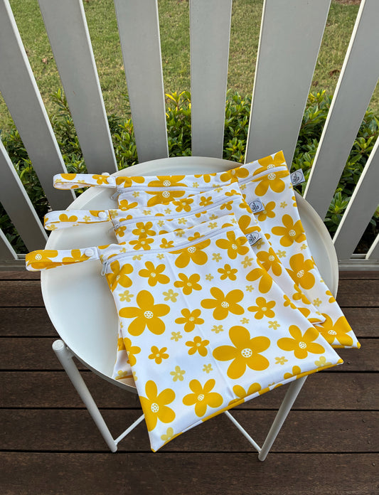 Water-resistant wet bags - Yellow Daisies (Annette Winter)