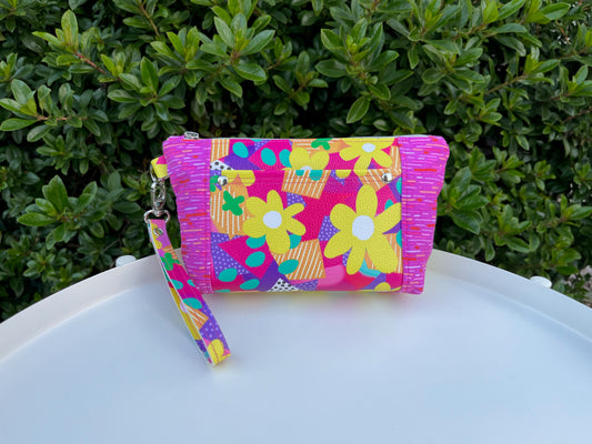 Norfolk Pouch -  Daisy Dazzler with pink