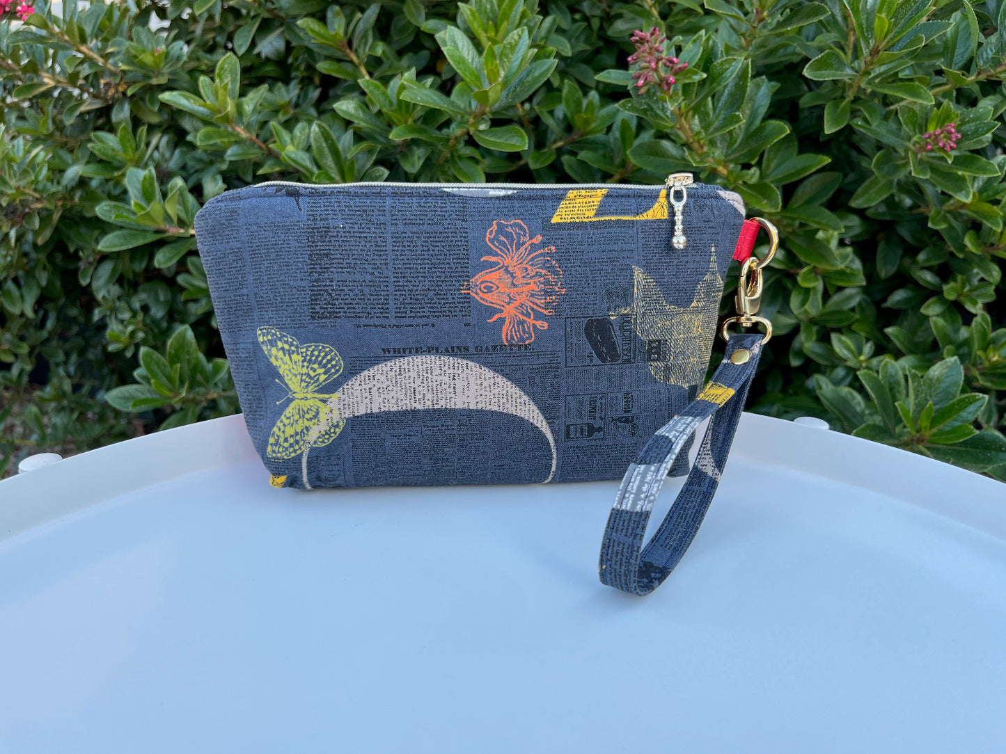 Norfolk Pouch - Filigree Newsprint w/ red