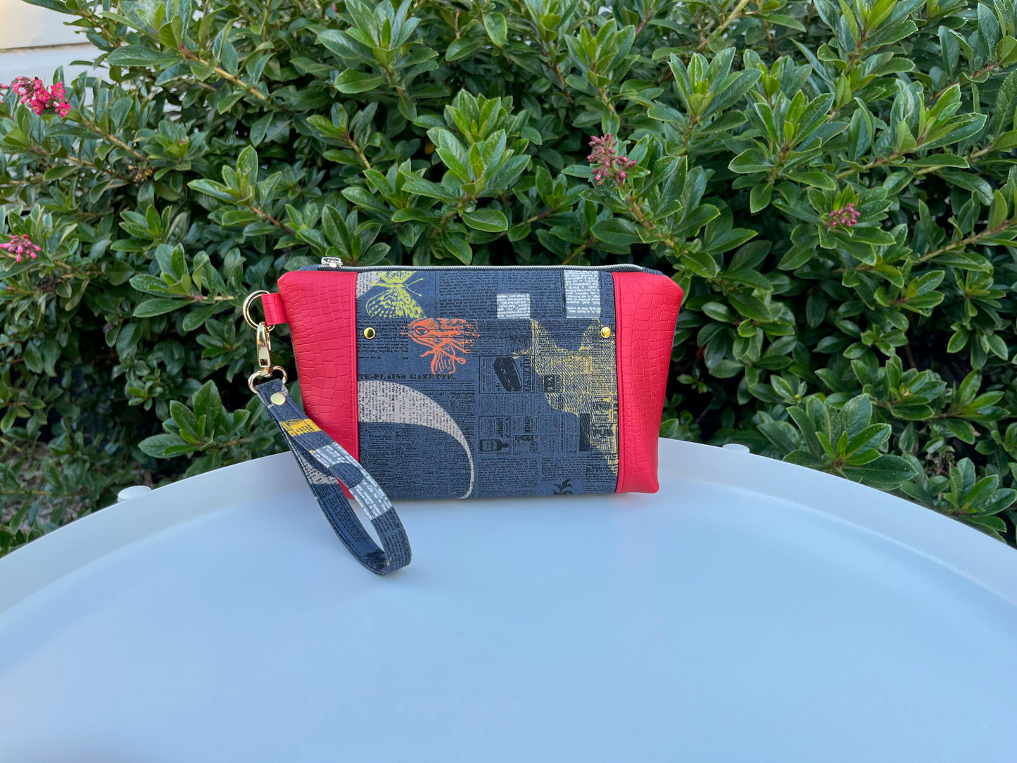 Norfolk Pouch - Filigree Newsprint w/ red