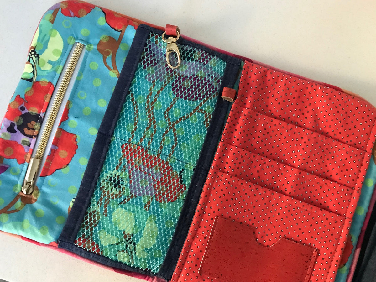 The Jetsetter’s Travel Compendium - Raindrop Poppies