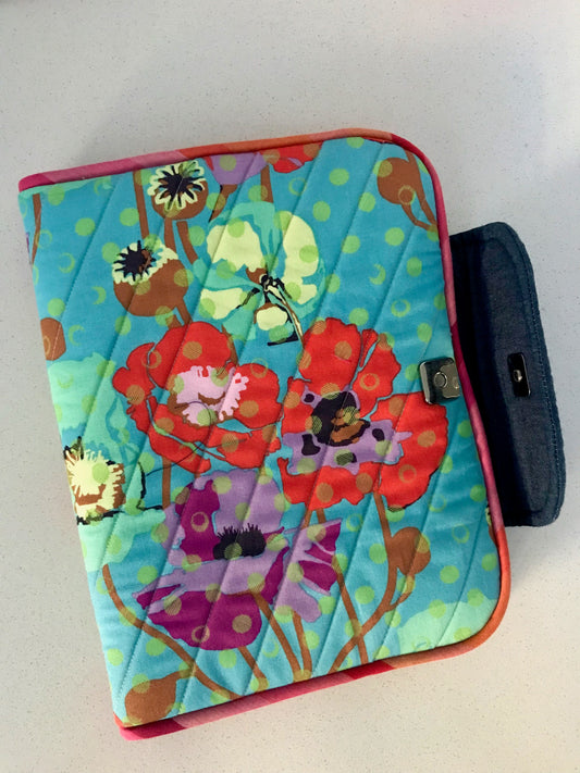 The Jetsetter’s Travel Compendium - Raindrop Poppies
