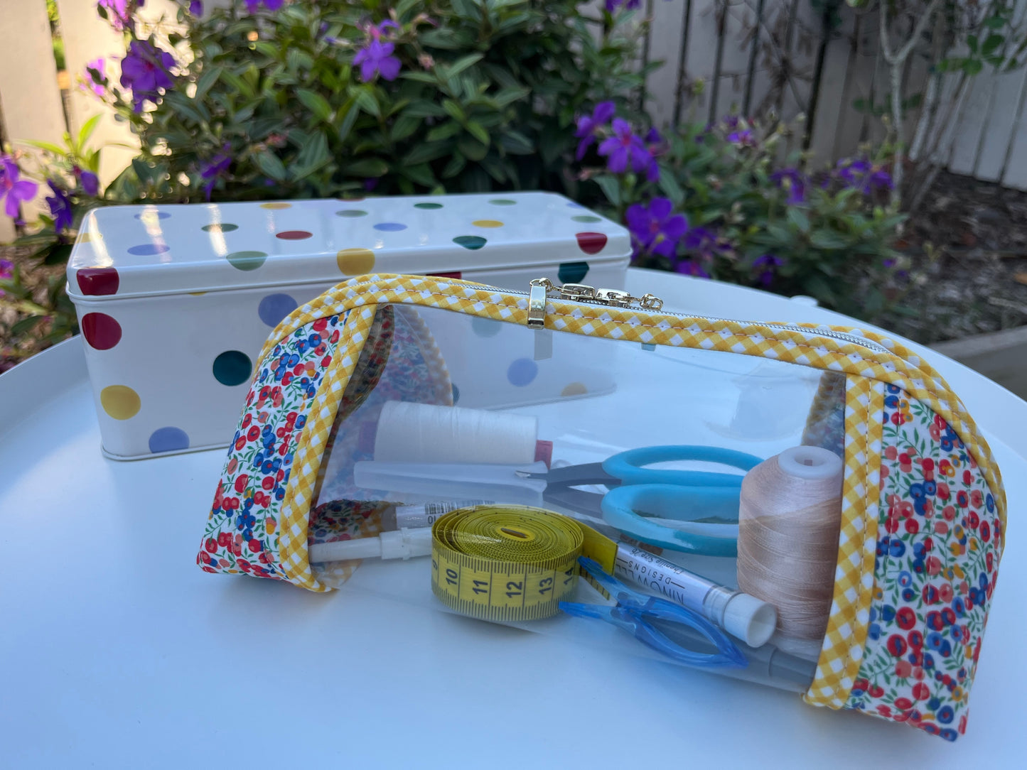 Clearly Trixie pouch - Wiltshire Bud Red (Liberty Tana Lawn)