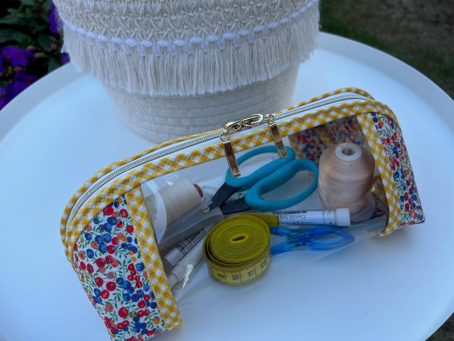 Clearly Trixie pouch - Wiltshire Bud Red (Liberty Tana Lawn)