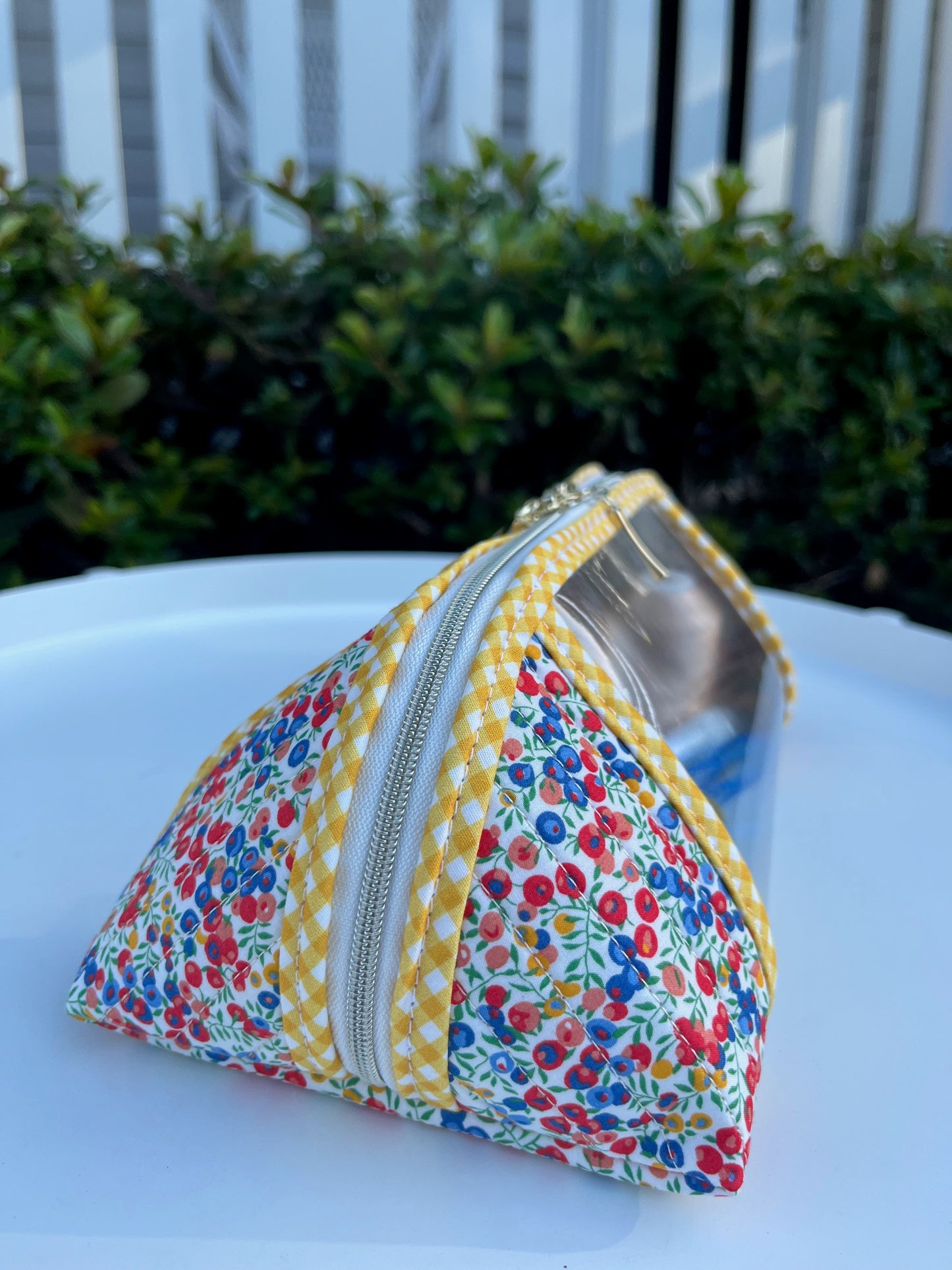 Clearly Trixie pouch - Wiltshire Bud Red (Liberty Tana Lawn)