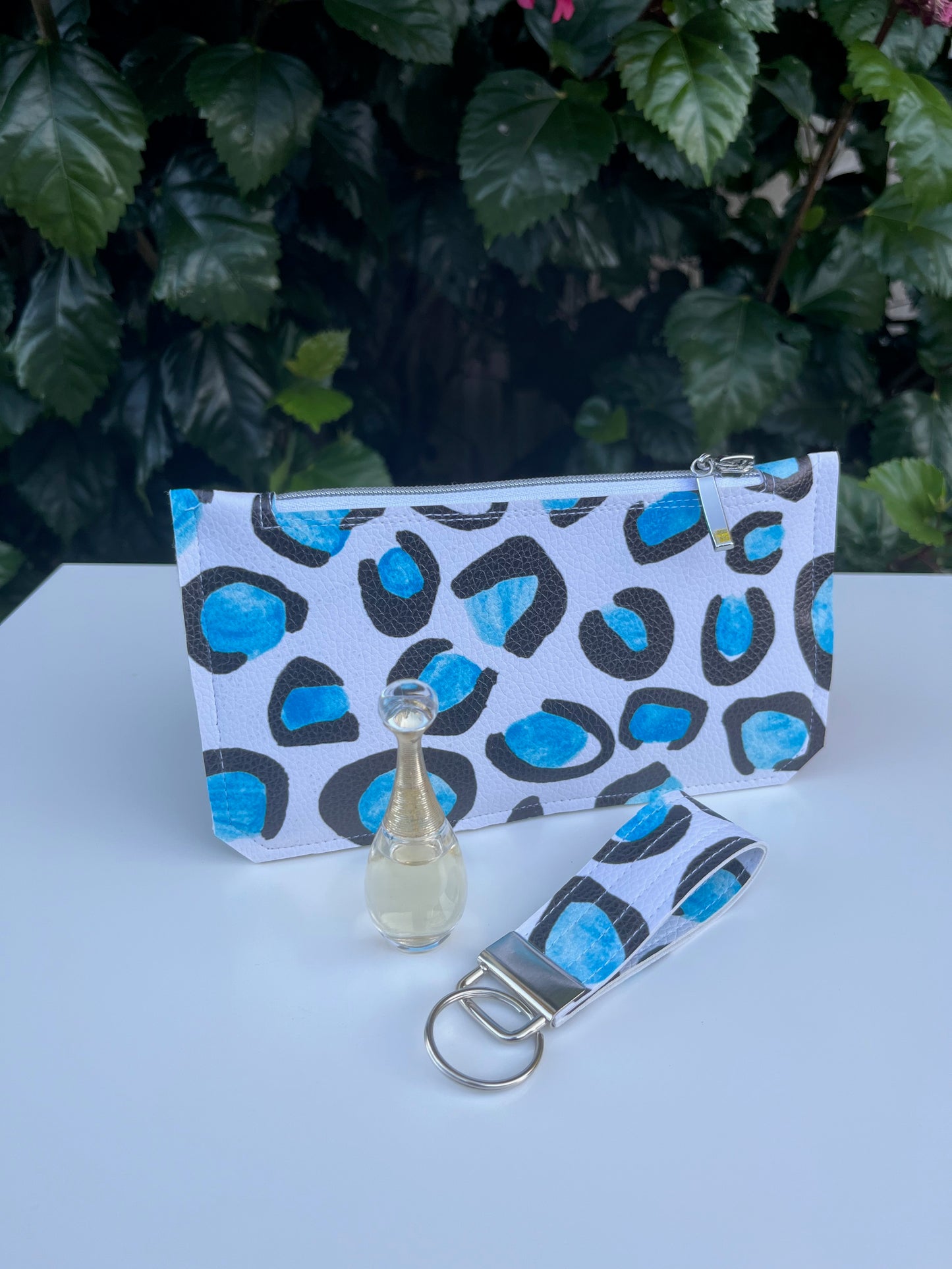 Purse Pal Wallet & Key Fob - Ice Leopard (Cloth Cuts)