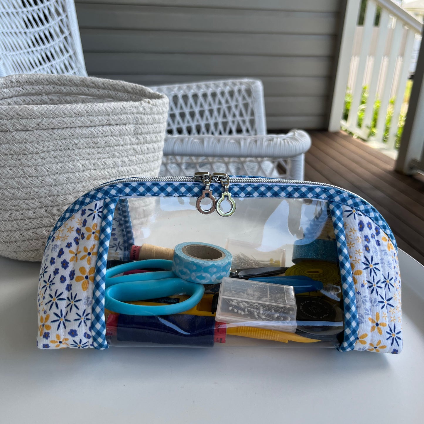 Clearly Trixie pouch - Field of Love Cream Lolite Blue (Hufton Studio)