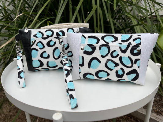 Norfolk Pouch - Ice Leopard (Cloth Cuts)