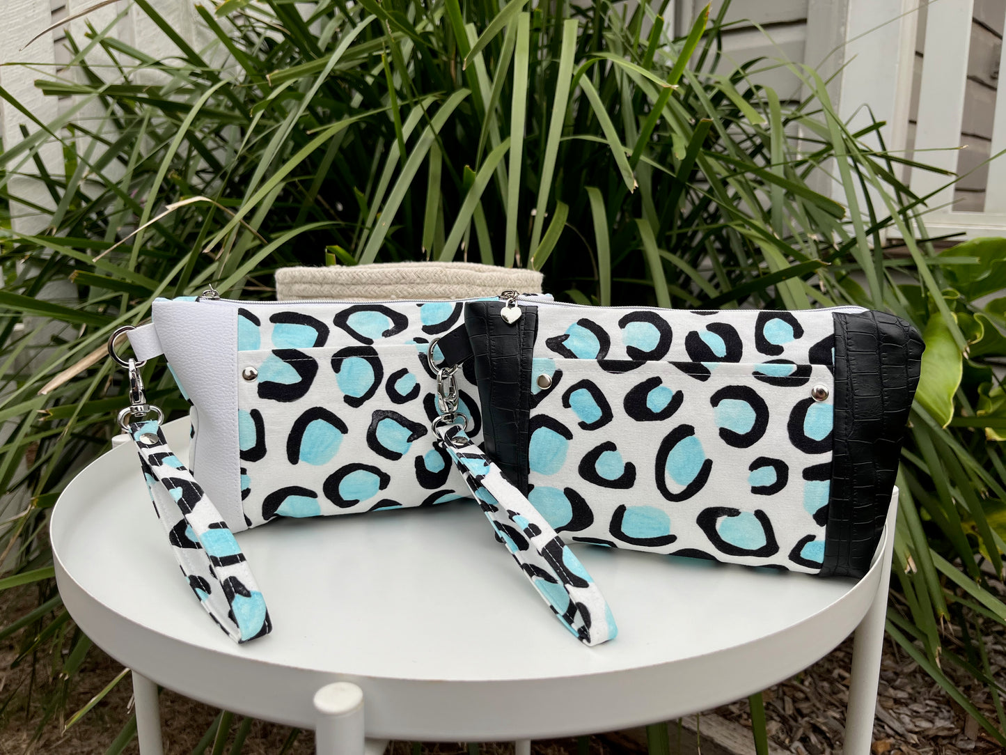 Norfolk Pouch - Ice Leopard (Cloth Cuts)