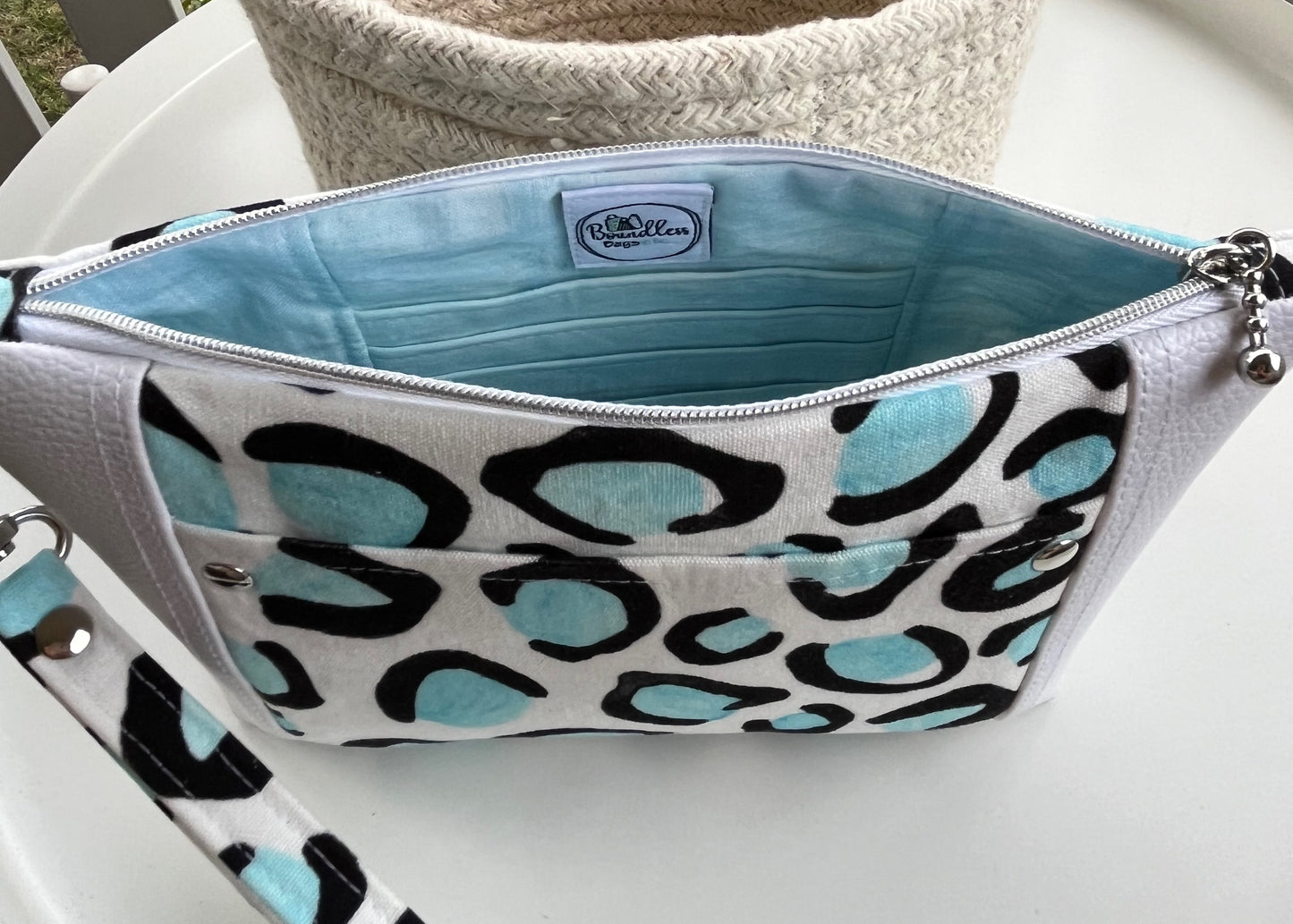 Norfolk Pouch - Ice Leopard (Cloth Cuts)