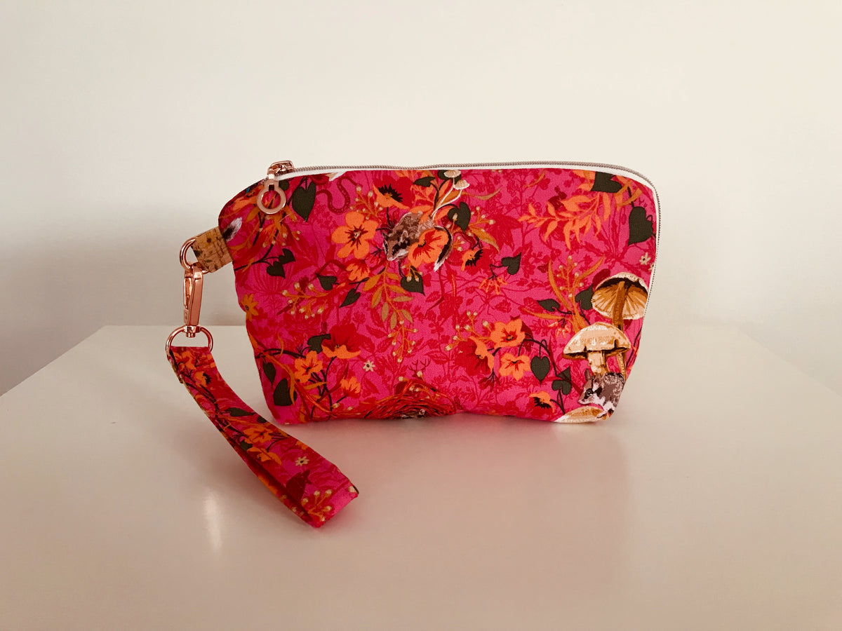 Turnabout Pouch - Hot Pink fabric with mouse by Free Spirit coupled with a check