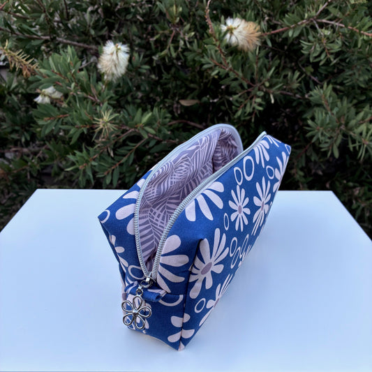 Bilby Pouch - Blue Funky Daisies lined with Leaves (Anzela Simcock)