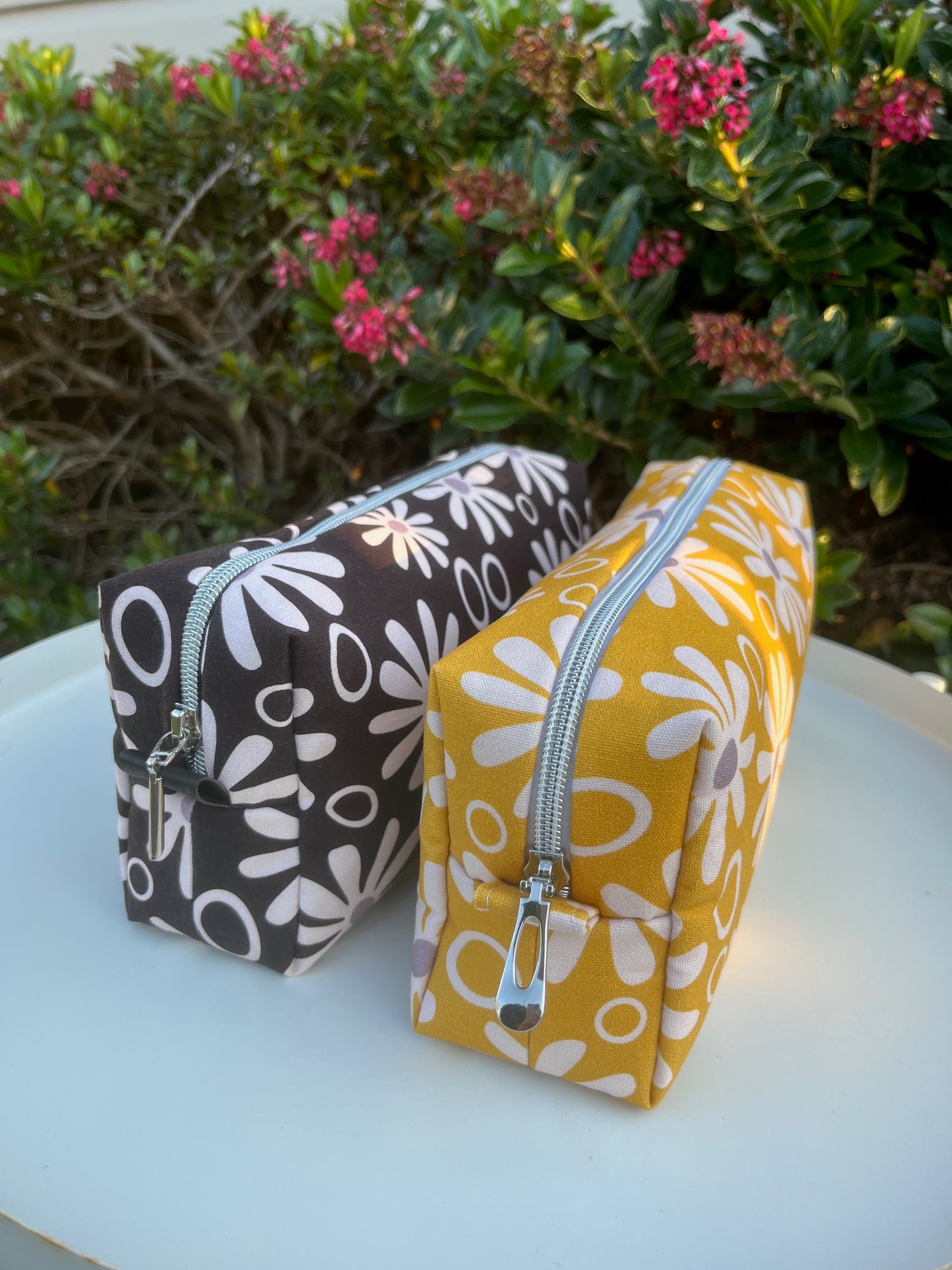 Bilby Pouch - Funky Daisies (Anzela Simcock)