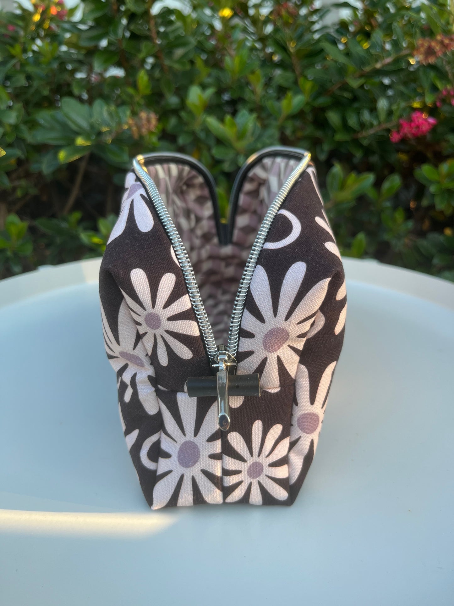 Bilby Pouch - Funky Daisies (Anzela Simcock)