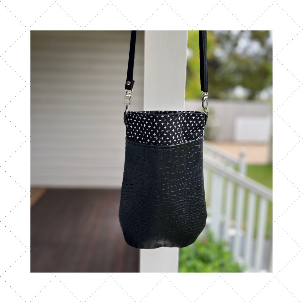 Crossbody Market Mini - Black crosses on White